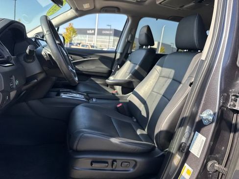Used 2022 Honda Pilot Touring image 17