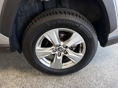 Used 2022 Toyota RAV4 XLE w/ Convenience Package AWD/4WD image 26