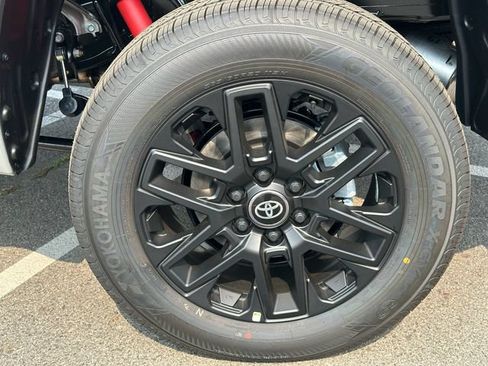 New 2026 Toyota Tundra Limited AWD/4WD image 28