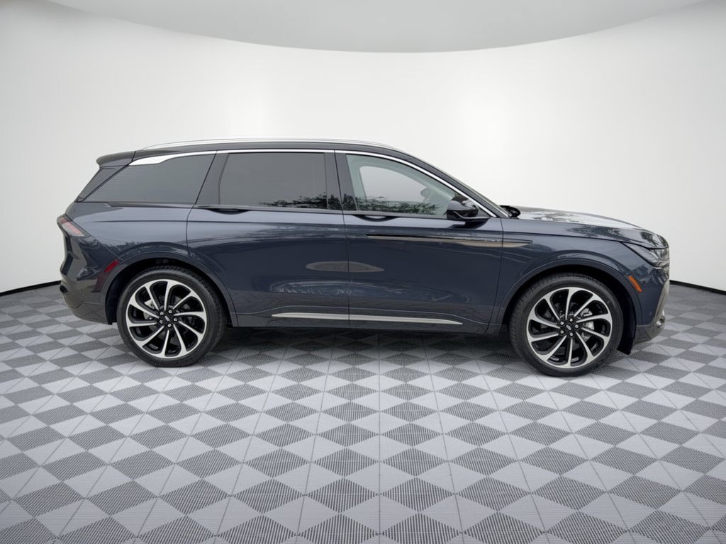 Used 2024 Lincoln Nautilus Black Label AWD/4WD image 8