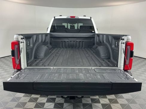 Used 2025 Ford F450 Platinum w/ Platinum Plus Package AWD/4WD image 7