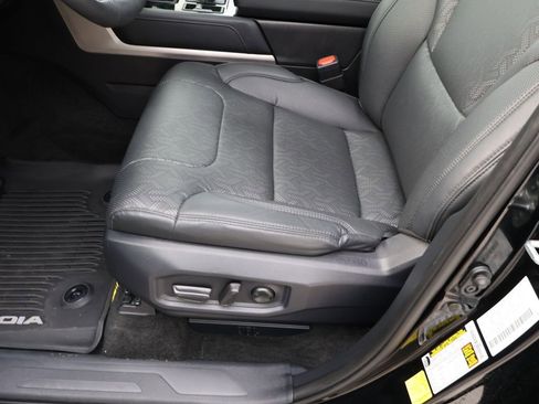 Used 2024 Toyota Sequoia Limited image 46