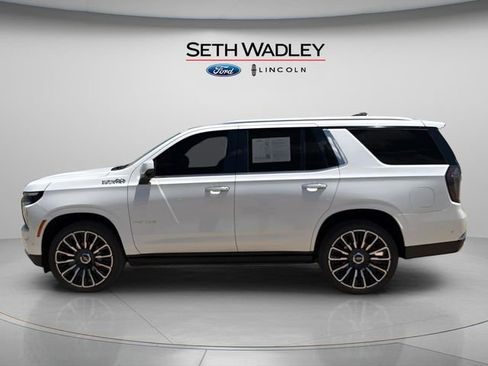 Used 2025 Chevrolet Tahoe High Country AWD/4WD image 4