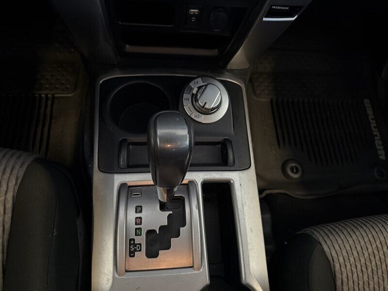 Used 2018 Toyota 4Runner SR5 AWD/4WD image 11