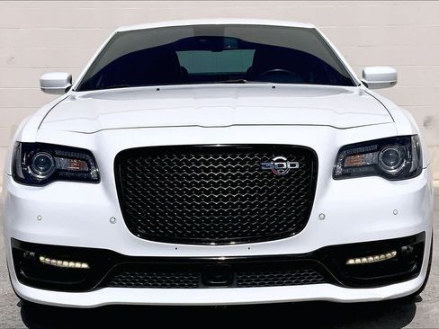 Used 2023 Chrysler 300 C RWD image 6