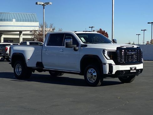 New 2026 GMC Sierra 3500 Denali Ultimate AWD/4WD image 11
