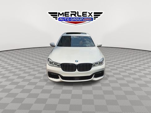 Used 2019 BMW 750i w/ Executive Package RWD image 3