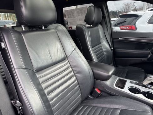 Used 2018 Jeep Grand Cherokee Limited image 10