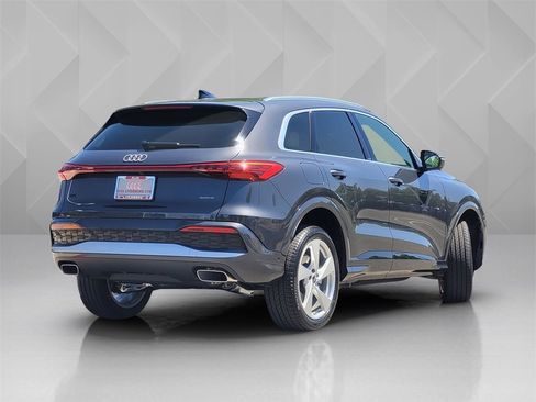 Used 2025 Audi Q5 Premium Plus w/ Premium Plus image 5