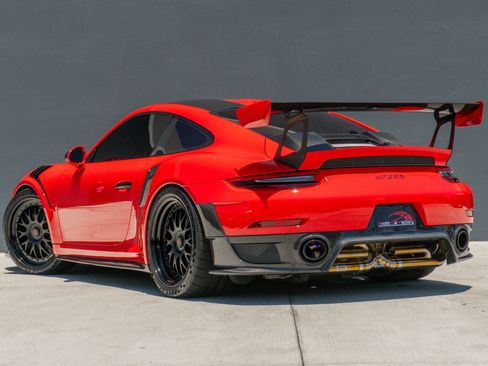 Used 2018 Porsche 911 GT2 RS RWD image 9