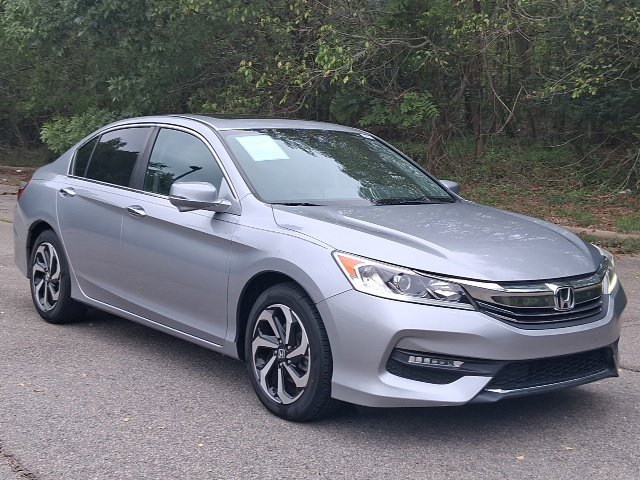 Used 2017 Honda Accord EX image 7