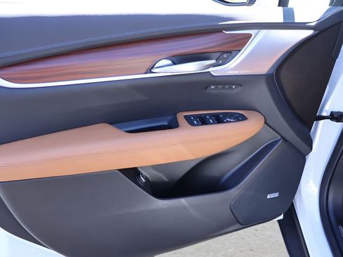 New 2026 Cadillac XT5 Premium Luxury image 11