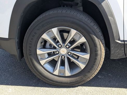 Used 2025 Chevrolet Equinox LT image 28