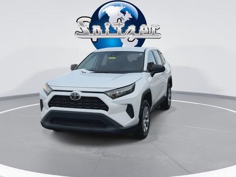 Used 2022 Toyota RAV4 LE image 4
