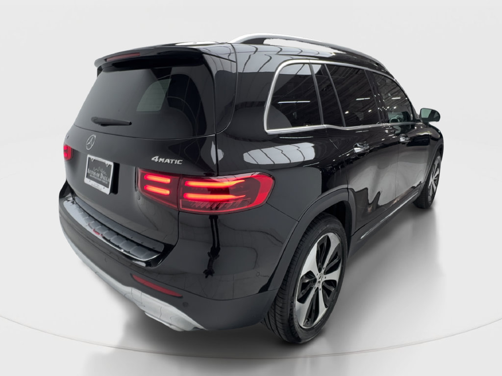 Used 2025 Mercedes-Benz GLB 250 4MATIC image 8
