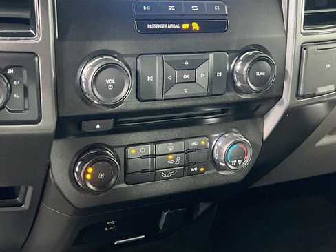 Used 2018 Ford F150 XLT image 26