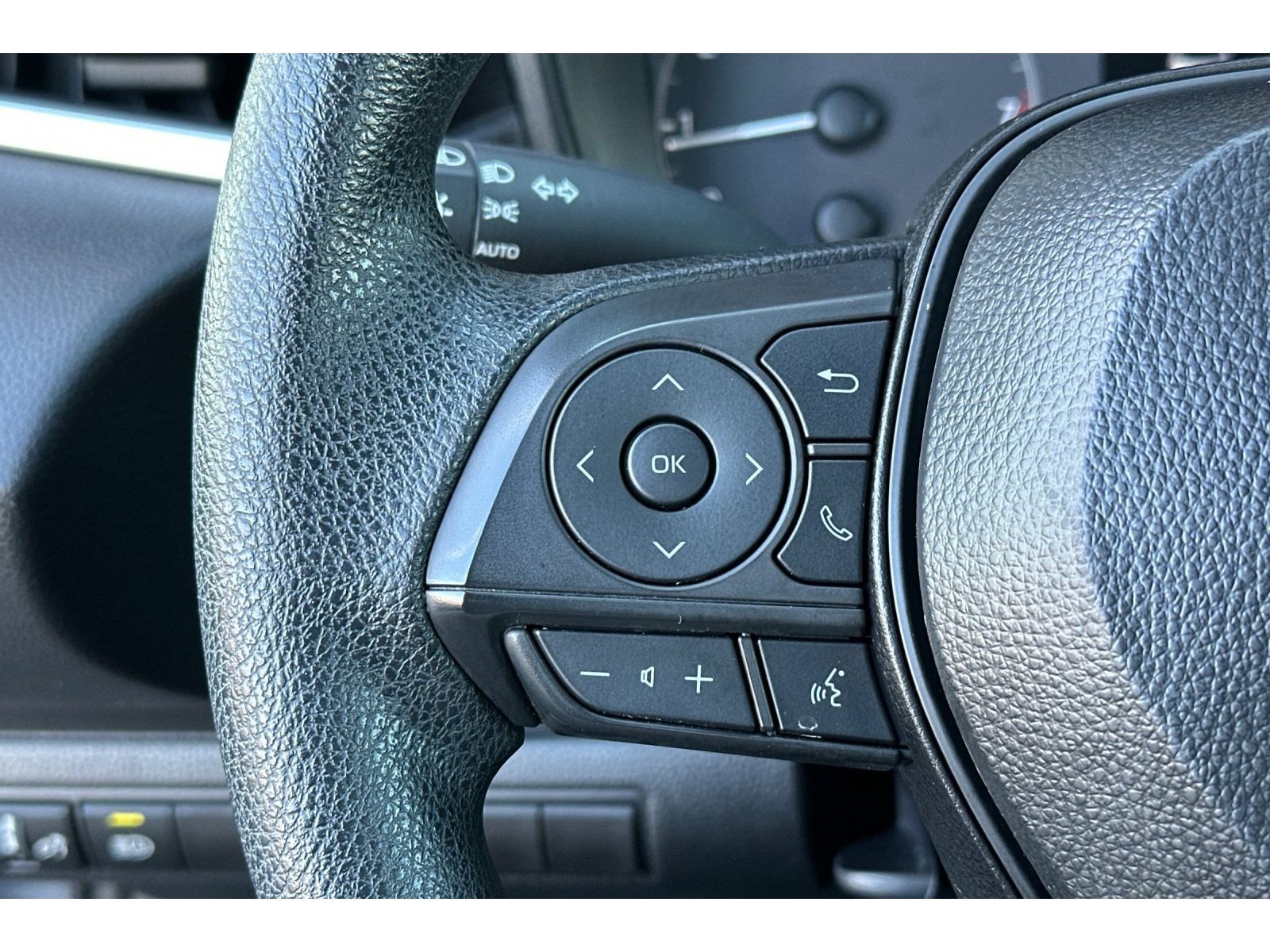 Certified 2025 Toyota Corolla LE FWD image 24