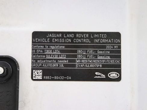 Used 2024 Land Rover Defender 110 X-Dynamic SE AWD/4WD image 29
