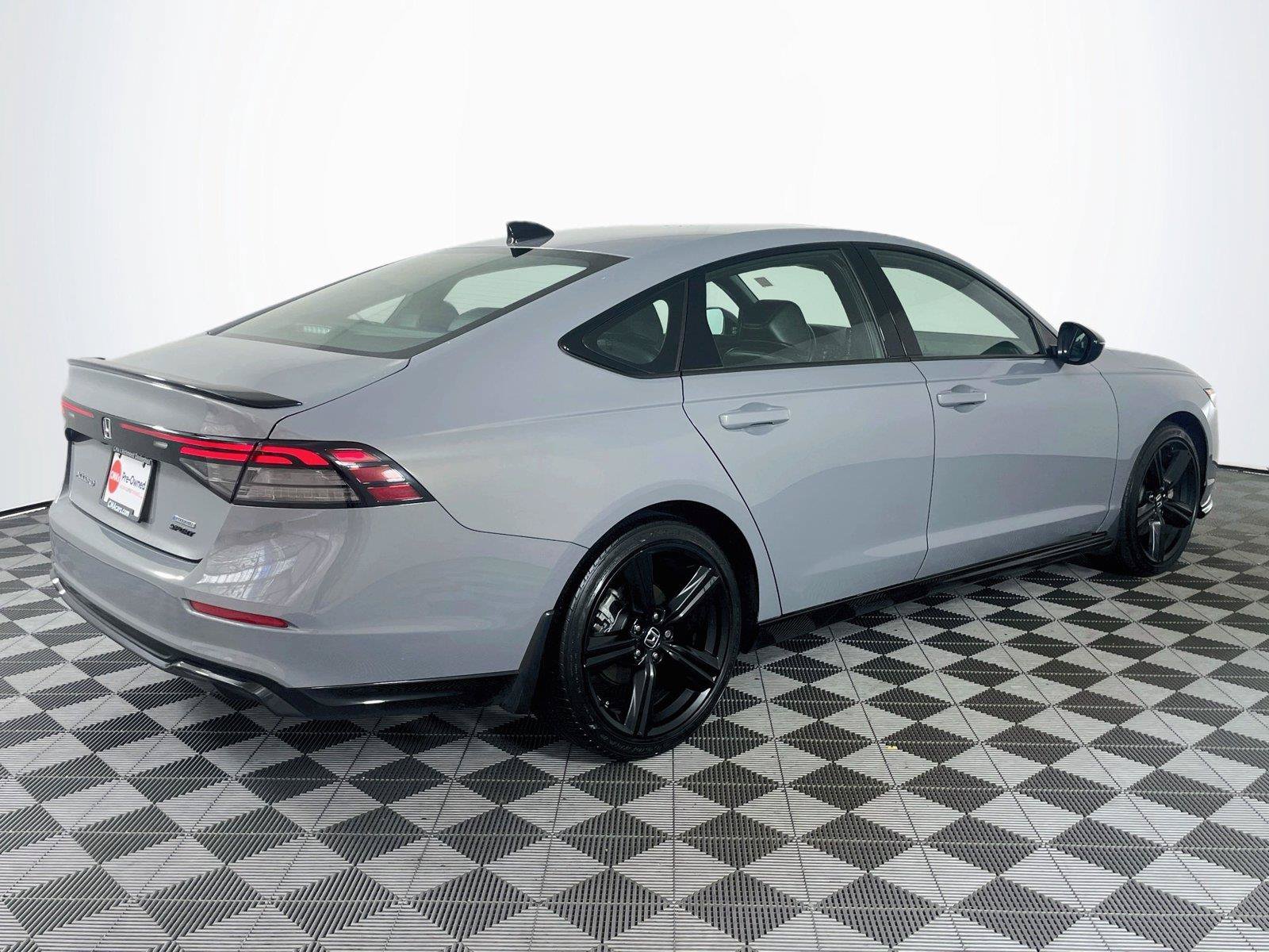 Used 2025 Honda Accord Sport image 11