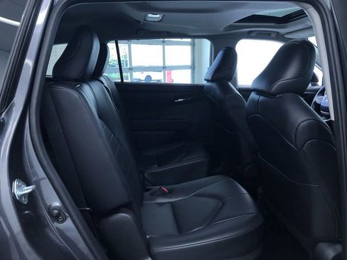 Certified 2024 Toyota Highlander XLE image 23