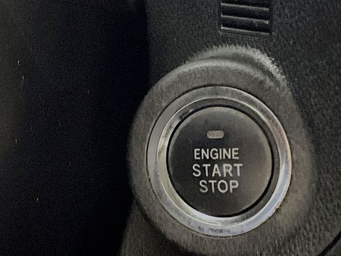 Used 2021 Subaru Outback Limited image 23