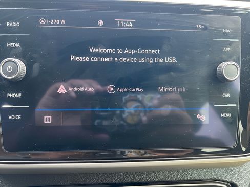 Used 2021 Volkswagen Atlas Cross Sport SEL R-Line FWD image 27