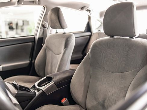 Used 2015 Toyota Prius Three image 18