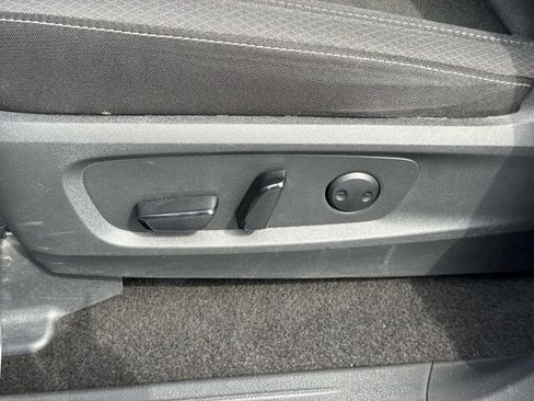 Used 2024 Nissan Pathfinder SV FWD image 21
