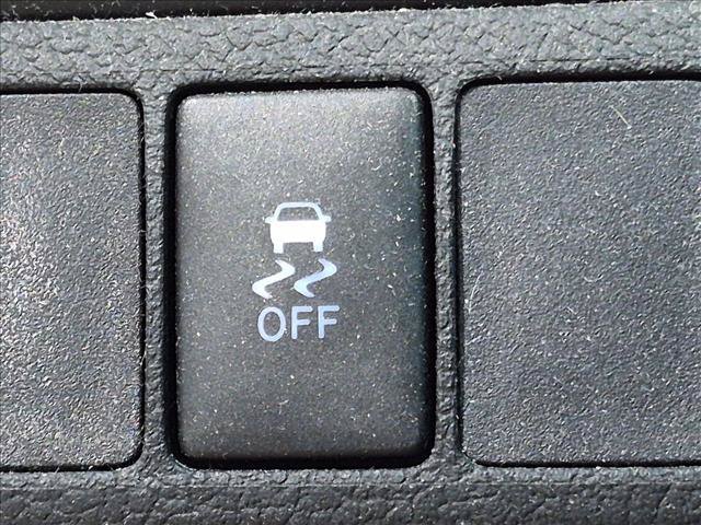 Used 2015 Toyota Camry SE FWD image 11
