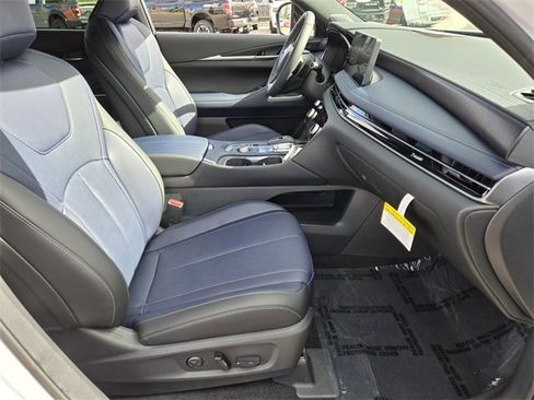 New 2026 INFINITI QX60 Sport image 22