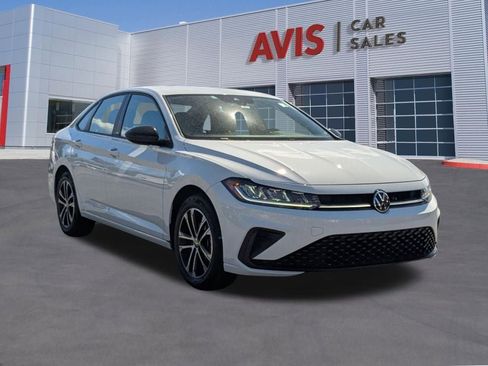 Used 2025 Volkswagen Jetta Sport FWD image 9
