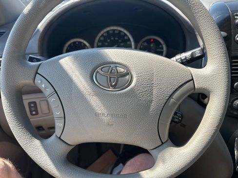 Used 2004 Toyota Sienna LE FWD image 10