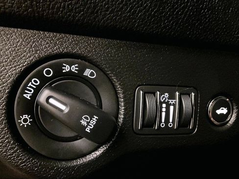 Used 2019 Dodge Challenger SXT w/ Driver Convenience Group image 30