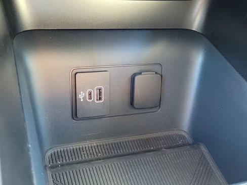 Used 2026 Ford Explorer Active w/ Active Comfort Package RWD image 10