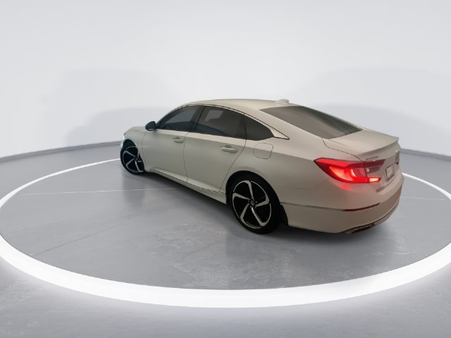 Used 2019 Honda Accord Touring image 4