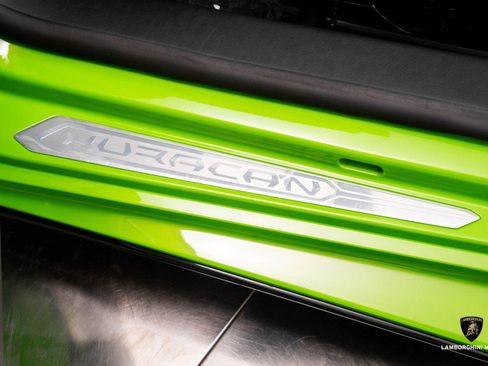 Used 2023 Lamborghini Huracan EVO image 26