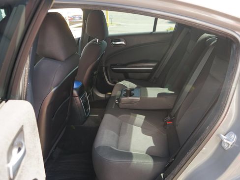 Used 2018 Dodge Charger SXT RWD image 14