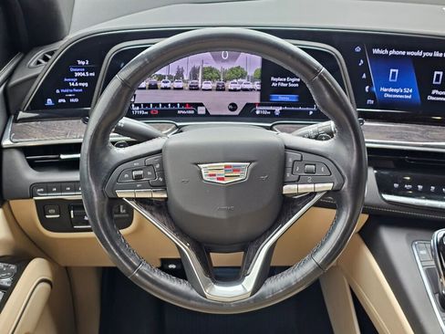 Used 2022 Cadillac Escalade Premium Luxury AWD/4WD image 24