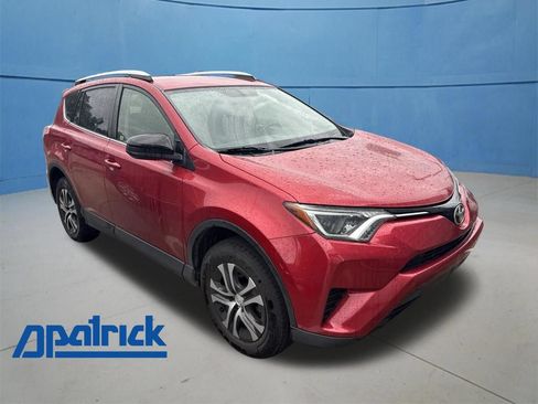 Used 2016 Toyota RAV4 LE FWD image 1