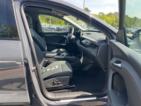 New 2025 Audi Q6 e-tron Premium image 30