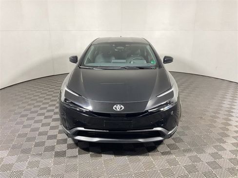 Used 2025 Toyota Prius LE image 5