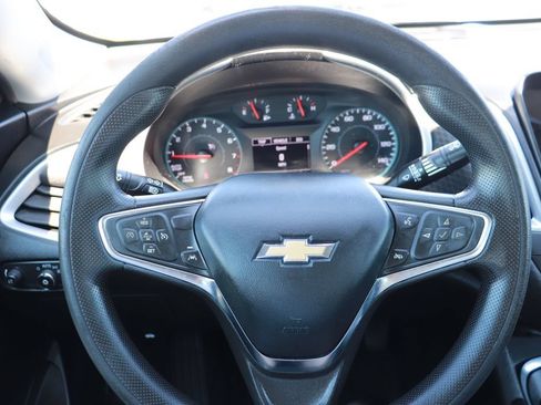 Used 2023 Chevrolet Malibu LT FWD image 19