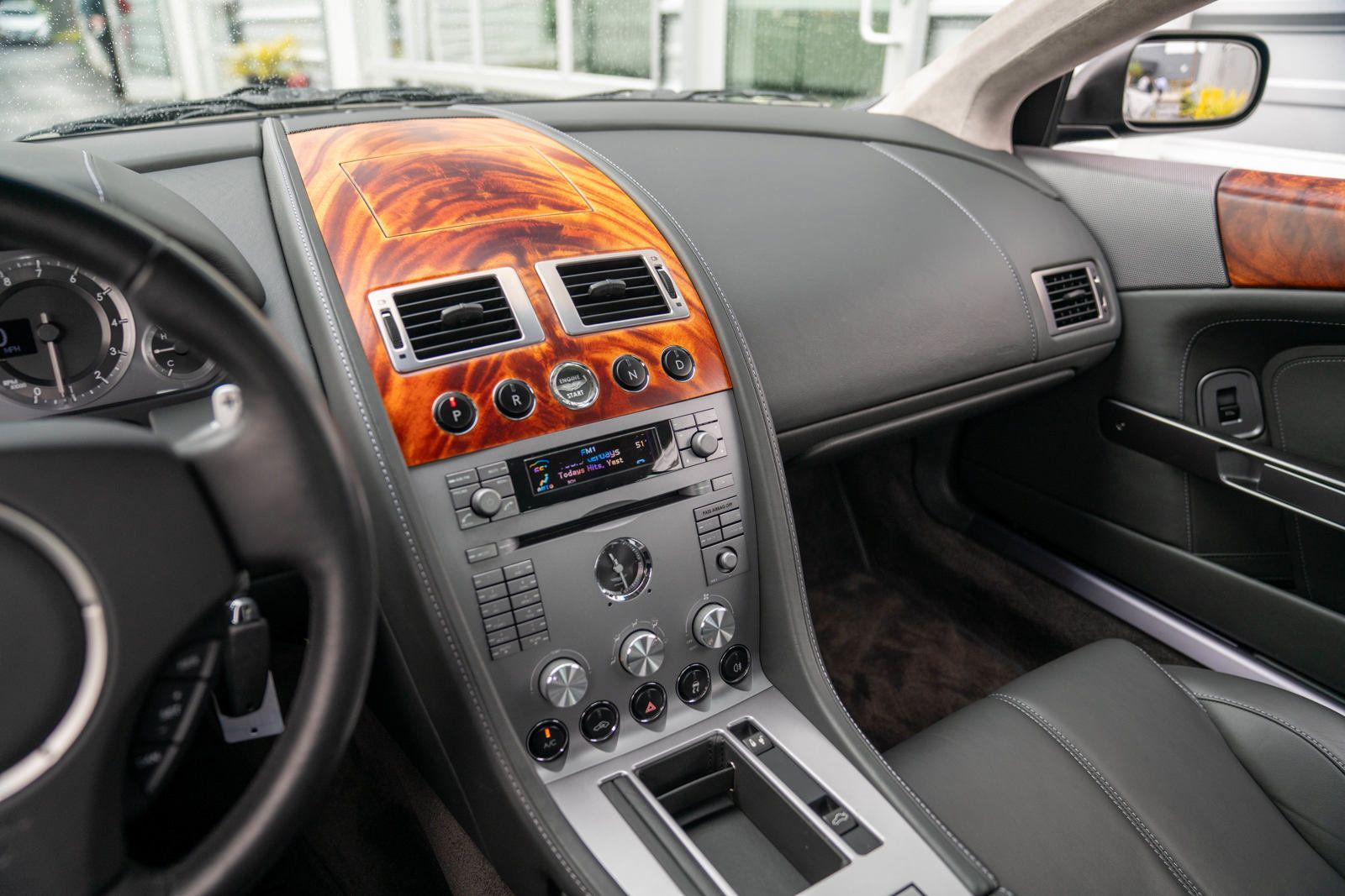 Used 2008 Aston Martin DB9 Coupe RWD image 10