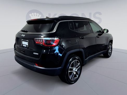 Used 2020 Jeep Compass Latitude w/ Cold Weather Group AWD/4WD image 7