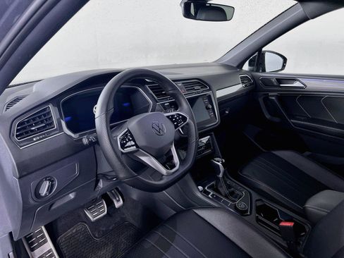 Used 2024 Volkswagen Tiguan SE R-Line AWD/4WD image 10