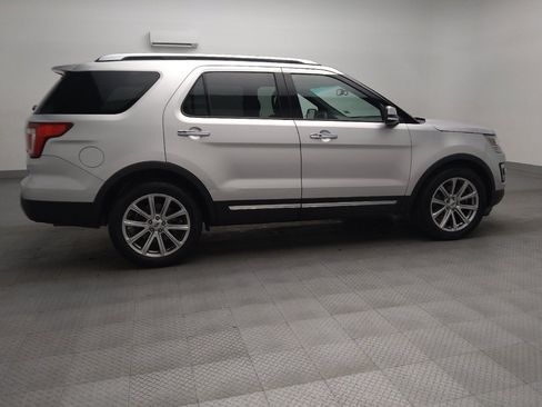 Used 2017 Ford Explorer Limited FWD image 10
