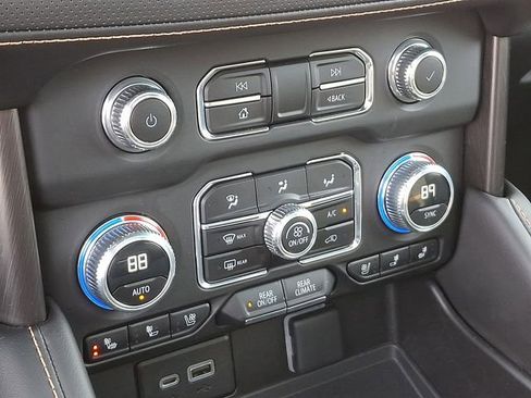 Used 2023 GMC Yukon AT4 image 21