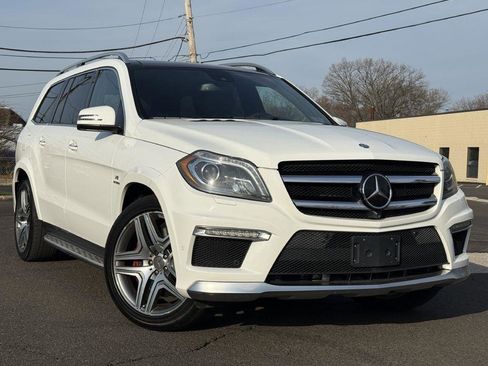 Used 2015 Mercedes-Benz GL 63 AMG 4MATIC image 2