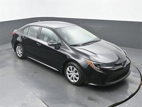 Used 2026 Toyota Corolla LE image 27