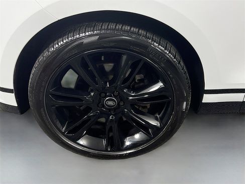 Used 2023 Land Rover Range Rover Velar HST image 32
